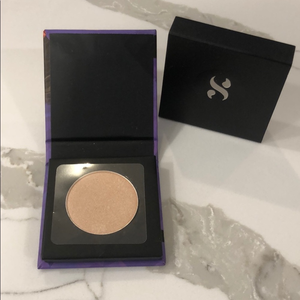 🌸5/$25🌸 Sugar contour de force highlighter in champagne champion